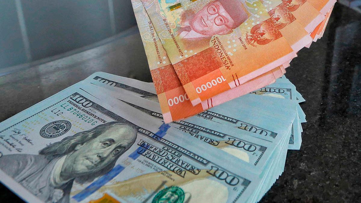Rupiah Menguat Terhadap Dolar AS pada Awal Perdagangan Hari Ini