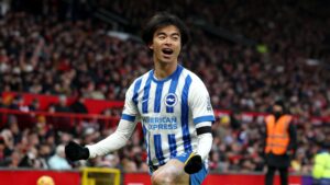 Kaoru Mitoma Pecahkan Rekor Pemain Jepang dengan Golnya di Old Trafford