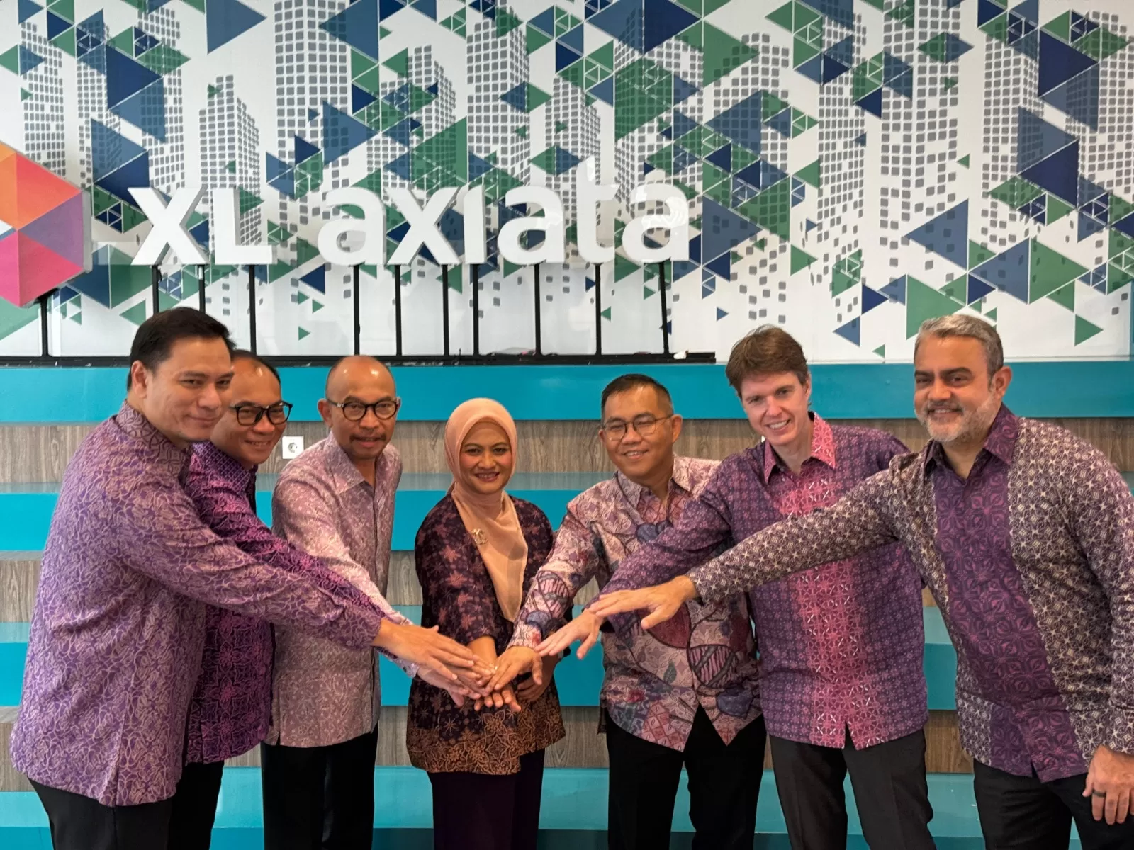 Kepemimpinan XL Axiata Berguncang, Dua Direksi Mundur Menyusul Dian Siswarini
