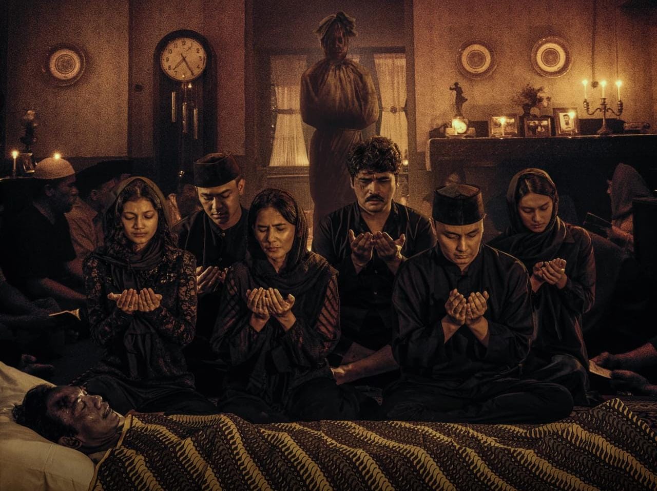 Film Horor Indonesia "Almarhum": Teror Selasa Kliwon yang Mencekam