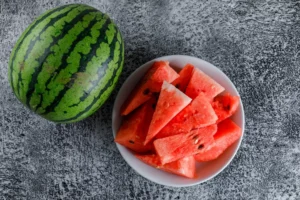 Minuman yang Sebaiknya Dihindari Setelah Makan Semangka