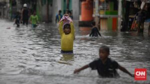 Banjir Rob Rendam Muara Angke Jakut, Ketinggian Hampir 1 Meter