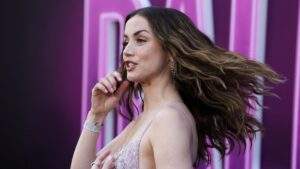 Ana de Armas dan Keanu Reeves Curi Perhatian di Premier Film Ballerina