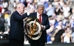 Trump Serahkan Trofi Juara Klub Dunia 2025 ke Chelsea, Cole Palmer Raih Pemain Terbaik