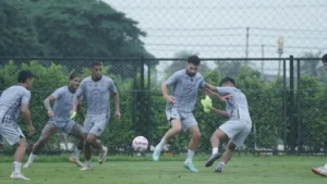 Pelatih Persib Puji Kekompakan Tim Selama TC di Thailand