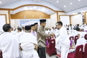 Wali Kota Medan Rico Waas Resmi Lepas 239 Jemaah Haji Kloter 21