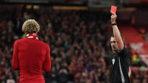 Robertson Sindir Ekitike Usai Kartu Merah ‘Bodoh’