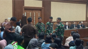 Hakim Tegur 3 Anggota TNI di Sidang Perdana Nadiem Makarim