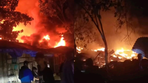 50 Kios Pedagang Dipasar Wakuru Ludes Terbakar