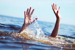 Tragedi di Pantai Sambolo: Seorang Wisatawan Asal Tangerang Tewas Terseret Arus