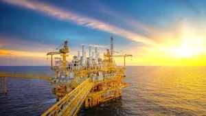 Eskalasi Perang AS-Iran: Harga Minyak Dunia Tembus US$105 dan Ancaman Krisis Pasokan Global