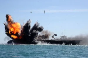 Eskalasi Selat Hormuz: Tiga Kapal Diserang Proyektil, Satu Tanker Dilaporkan Tenggelam