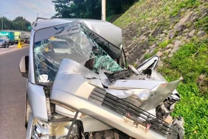 Rem Blong, Truk Fuso Picu Kecelakaan Beruntun 7 Kendaraan di Tol JORR KM 30