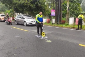 Remaja Pengendara Motor Tewas Usai Terjatuh dan Tertabrak di Puncak Bogor