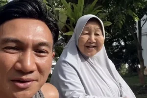 “Momen Terakhir di Pangkuan Sang Anak, Ibunda Anji Manji Berpulang dengan Tenang”