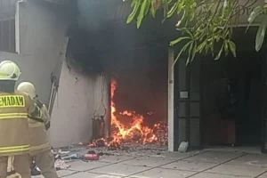 Gas Bocor, Ruko Laundry di Kelapa Gading Terbakar: Dua Karyawan Mengalami Luka Bakar