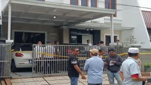 Tragedi Subuh di Bekasi: Gagal Dibangunkan Sahur, Anak Temukan Ayah Tewas dan Ibu Kritis Akibat Perampokan