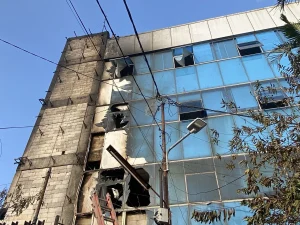 Gedung Kemendagri di Jaksel Terbakar, Pegawai Nyaris Terjebak dan 3 Rumah Warga Terdampak