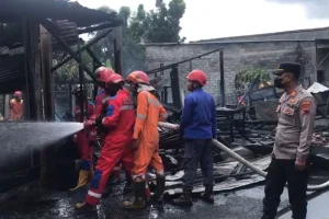 Lalai Saat Memasak, Lima Warung di Bergas Ludes Dilalap Si Jago Merah