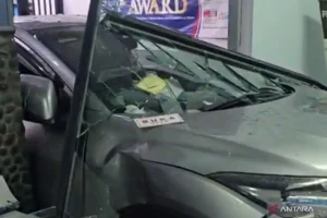 Lansia 71 Tahun Tabrak Depot Air di Grogol, Satu Pembeli Alami Patah Tulang