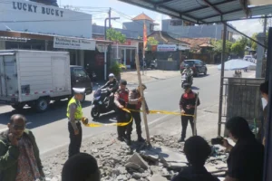 Ledakan Hebat Guncang Trotoar di Depan SPBU Darmasaba, Diduga Akibat Rembesan BBM