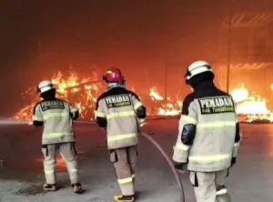 Gudang Logistik PT Lucky di Tangerang Dilahap si Jago Merah, Kerugian Tembus Rp 10 Miliar