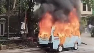 Cekcok Antrean Ngetem, Sopir Angkot di Tanah Abang Dibakar Rekan Sendiri